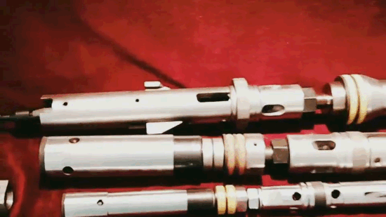 Инструменты для колонкового бурения на канате. Колонковая труба над выстрелом.